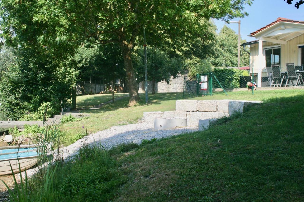 Gaestehaus Gaumenflug Am See Guenzburg Exterior photo