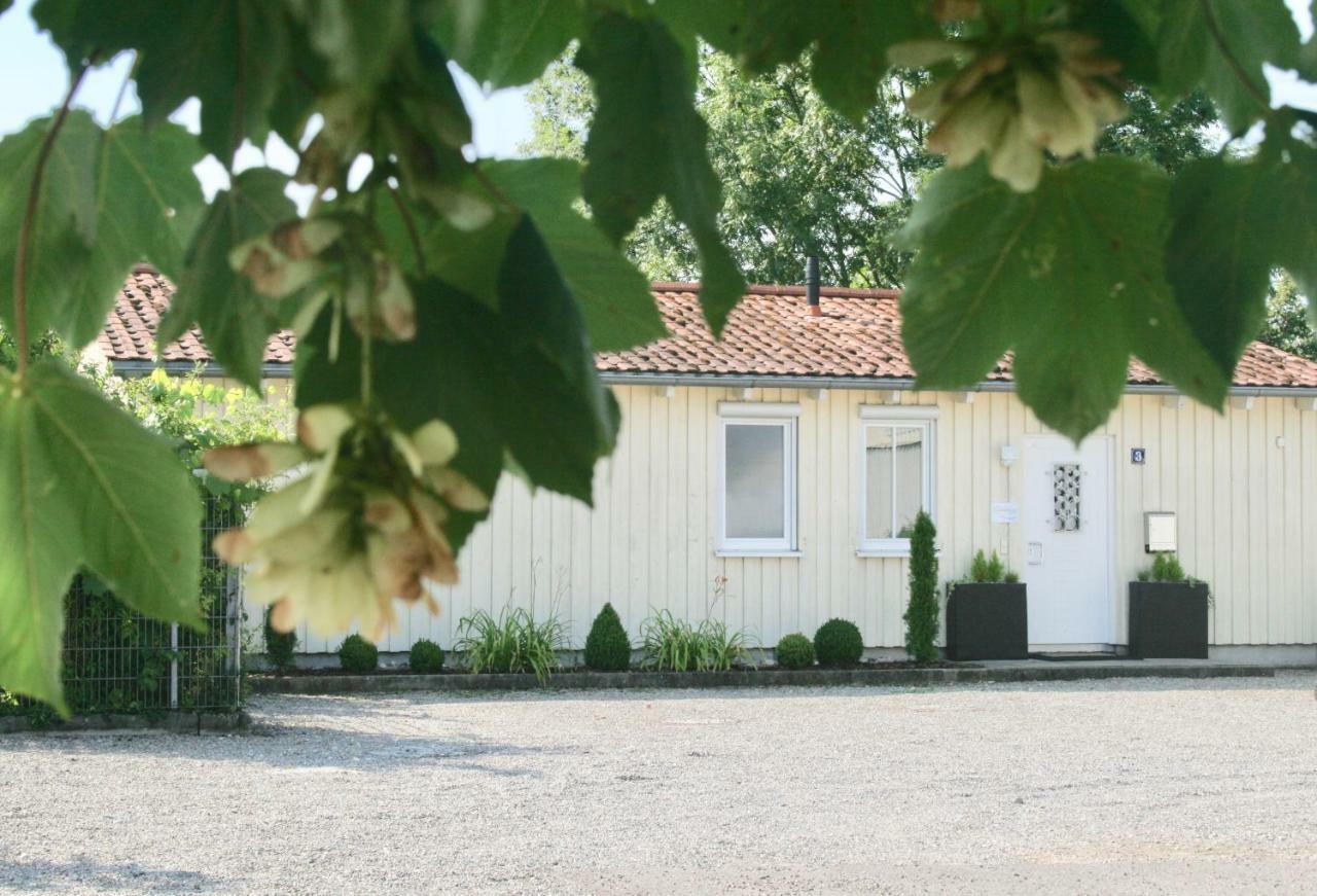 Gaestehaus Gaumenflug Am See Guenzburg Exterior photo